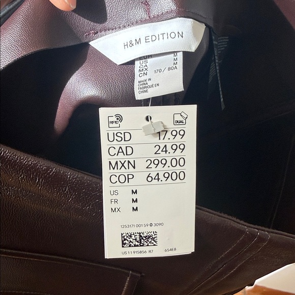 NWT H&M Burgundy Faux Leather Mini Skirt - Picture 5 of 8